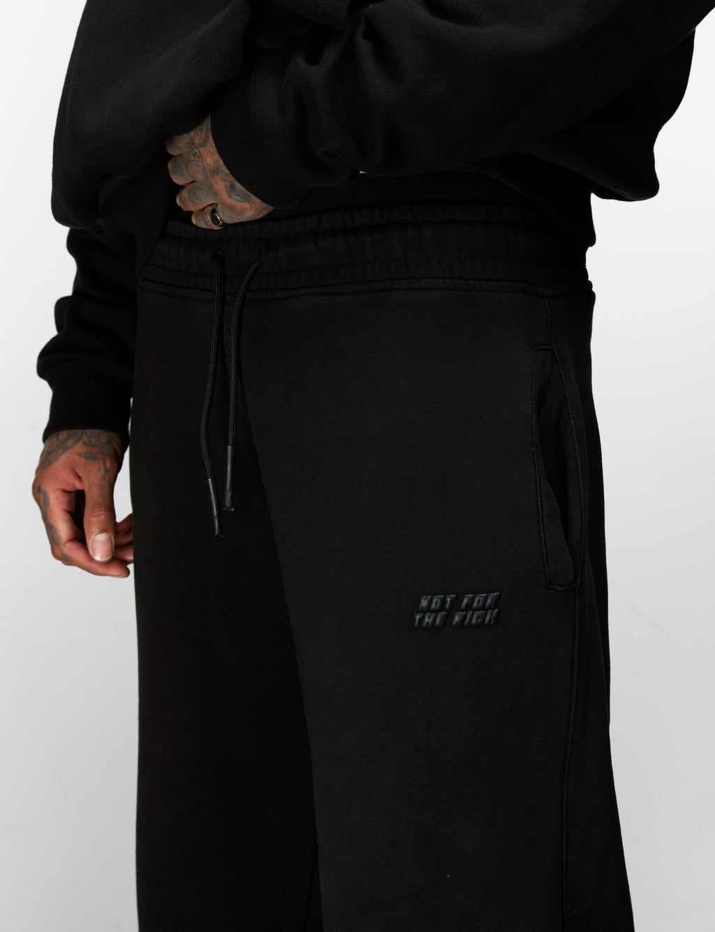 BASIC PUFF DROP JOGGER