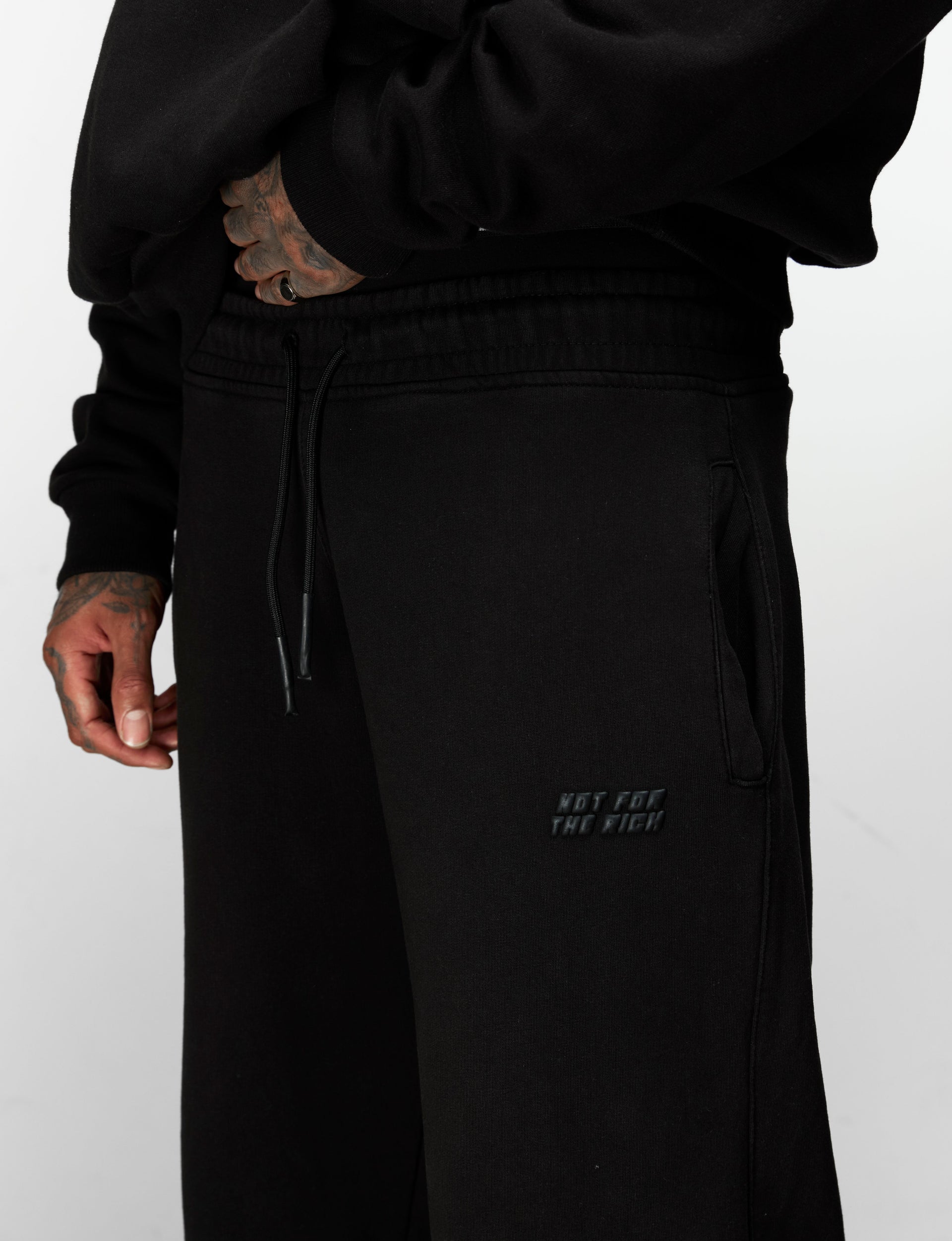 BASIC PUFF DROP JOGGER